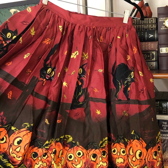 Cats and Lanterns Spooky Skirt! - Picture 2 of 8